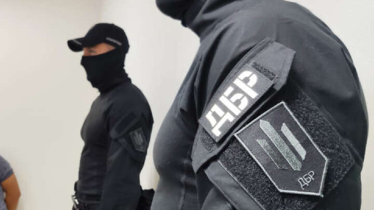 ДБР оголосило підозру зраднику, який переслідував кримськотатарських активістів в окупованому Криму
