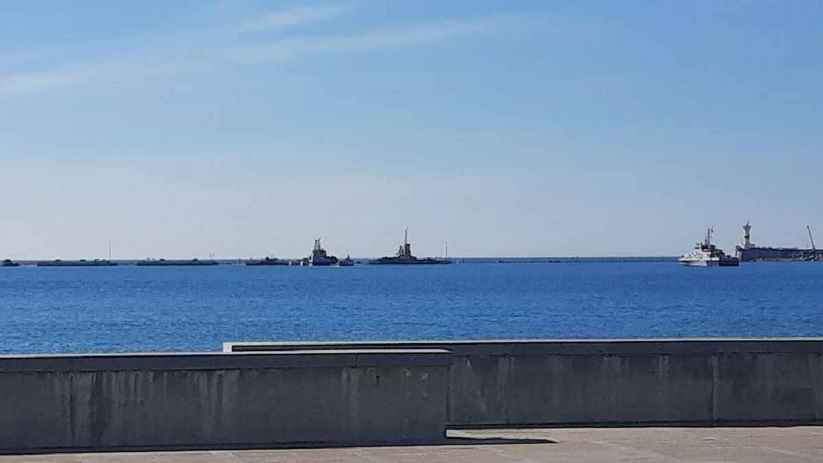 Окупанти перекрили вхід до Севастопольської бухти