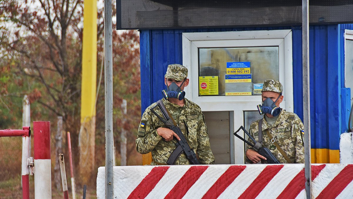 Найактуальнішим питанням серед звернень українців є перетин адмінкордону з окупованим Кримом - прикордонники