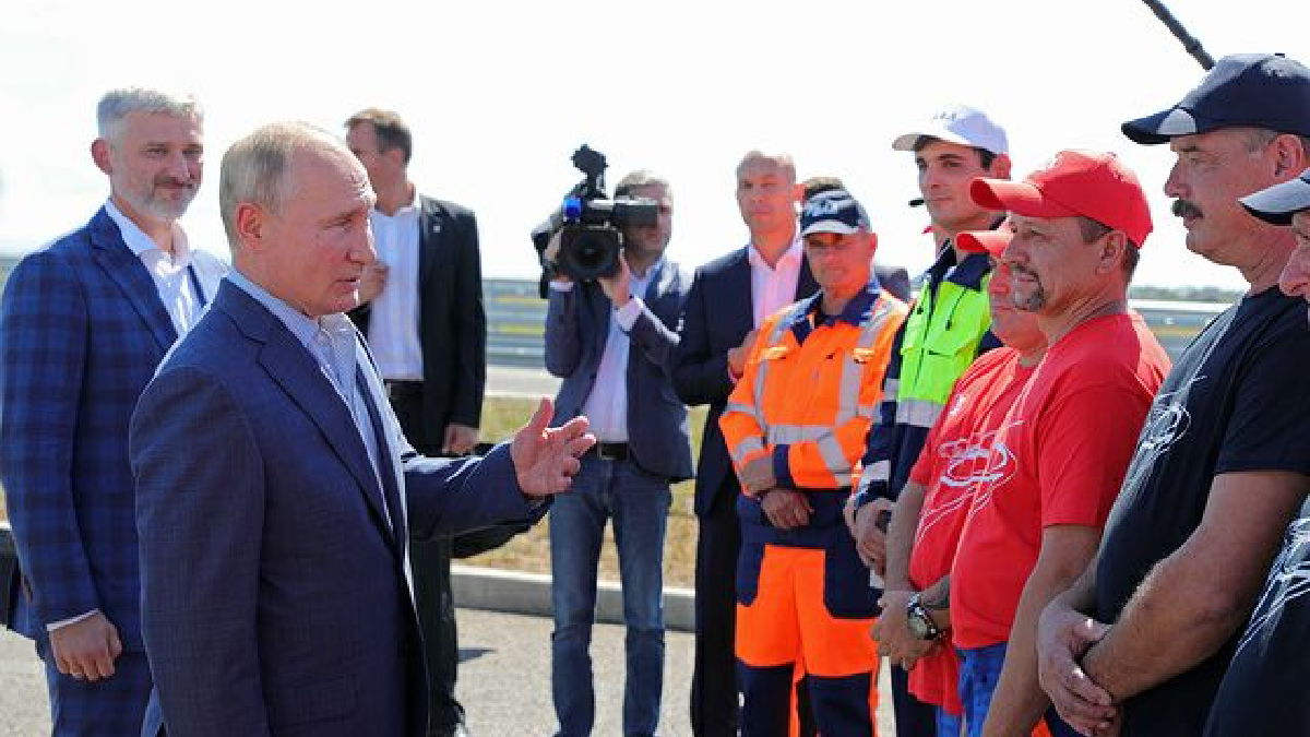 Путін приїхав до окупованого Криму відкривати нову ділянку траси 