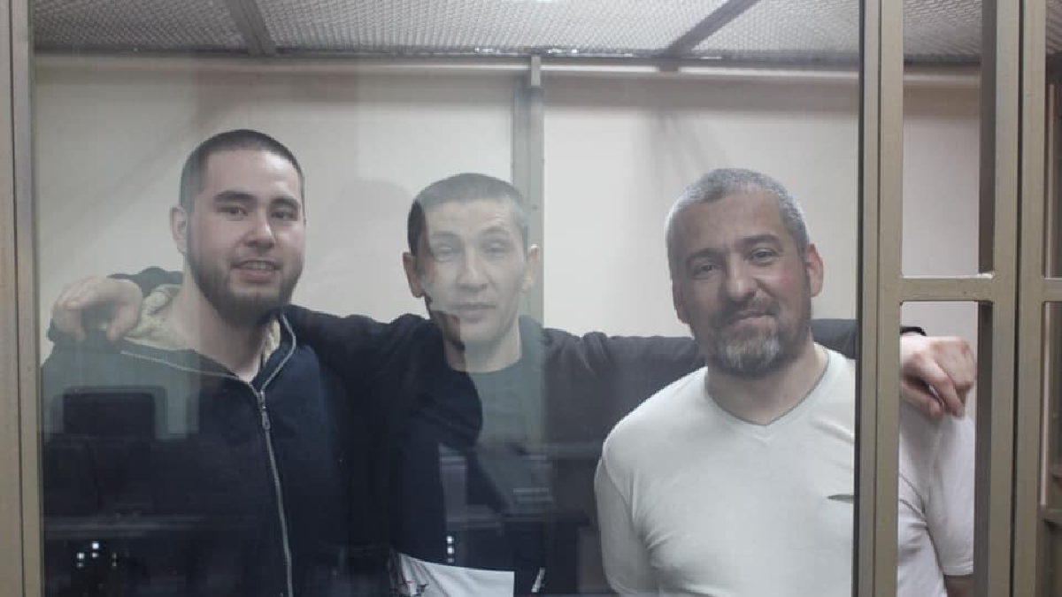 Qurman “Hizb ut-Tahrir davası”nıñ üç mabüsi 18 yıl apis cezasına mahküm etile bile