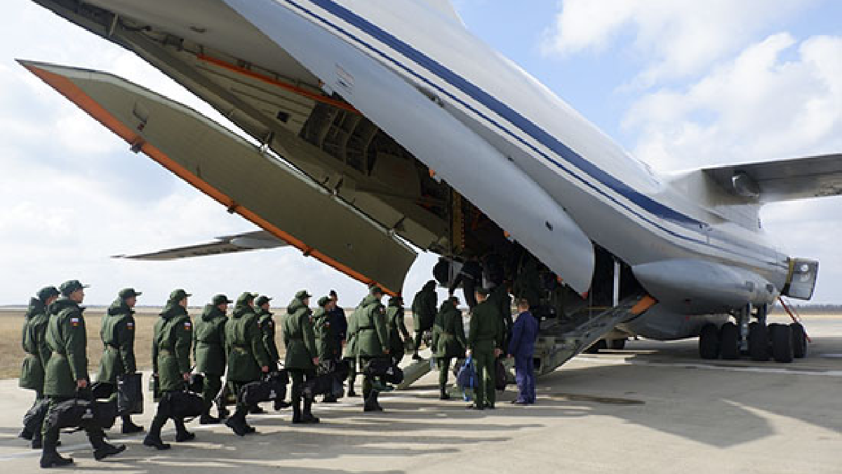 Понад 200 призовників з окупованого Криму відправили служити за межами півострова