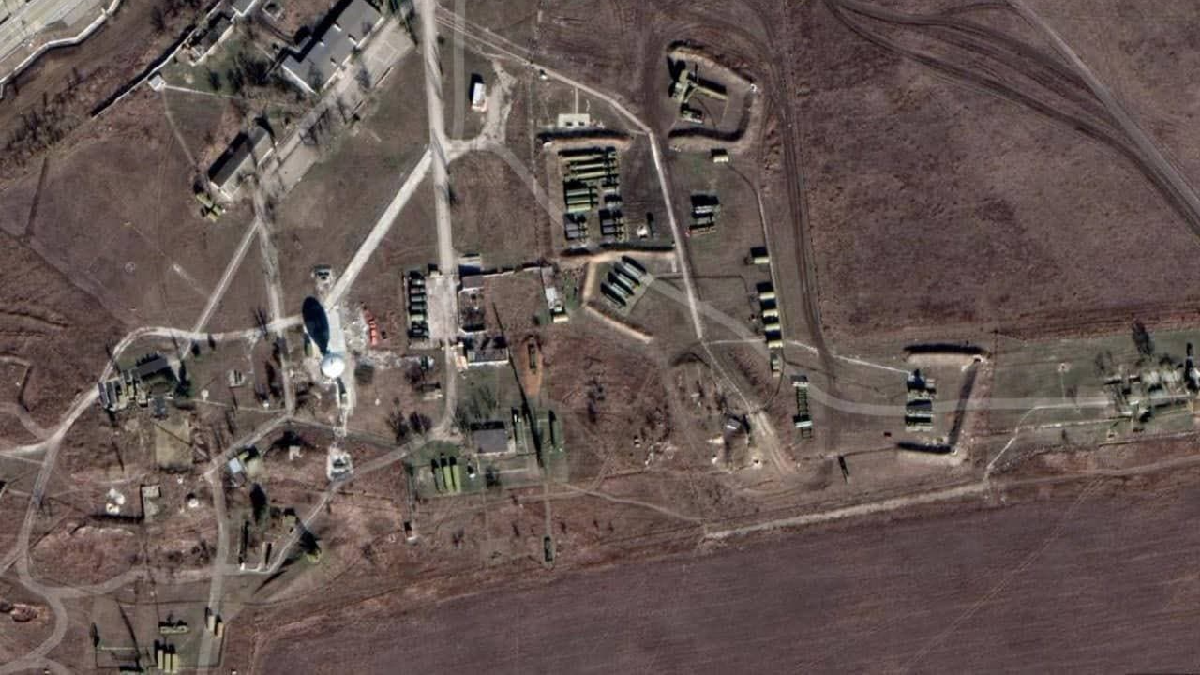 Окупанти розмістили в Криму додаткові ЗРС С-400