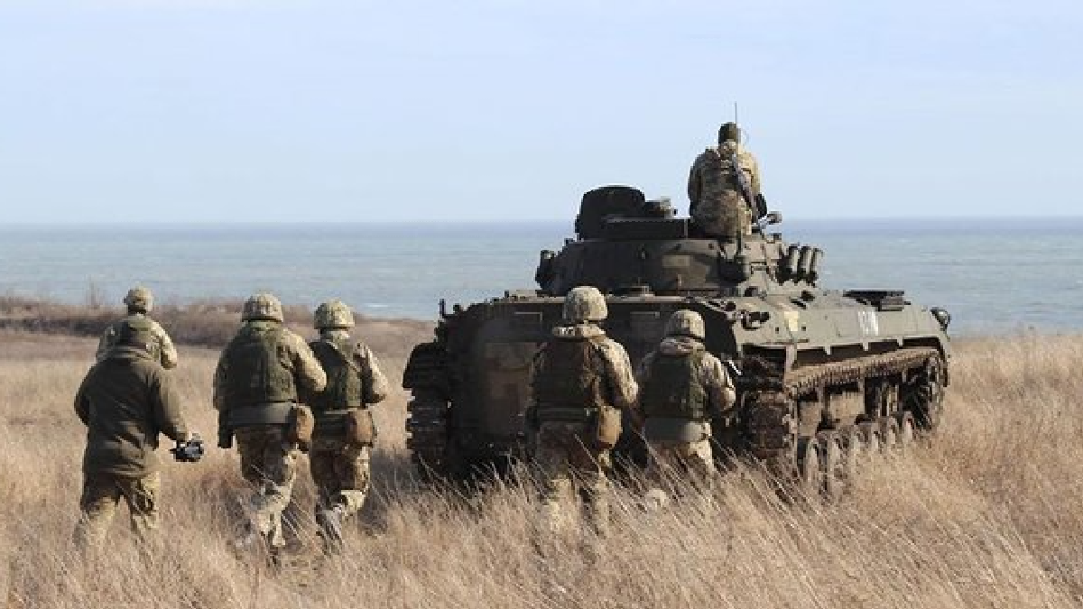 Развертывание российских войск на границе продлится до 20 апреля. ГУР прогнозирует три сценария