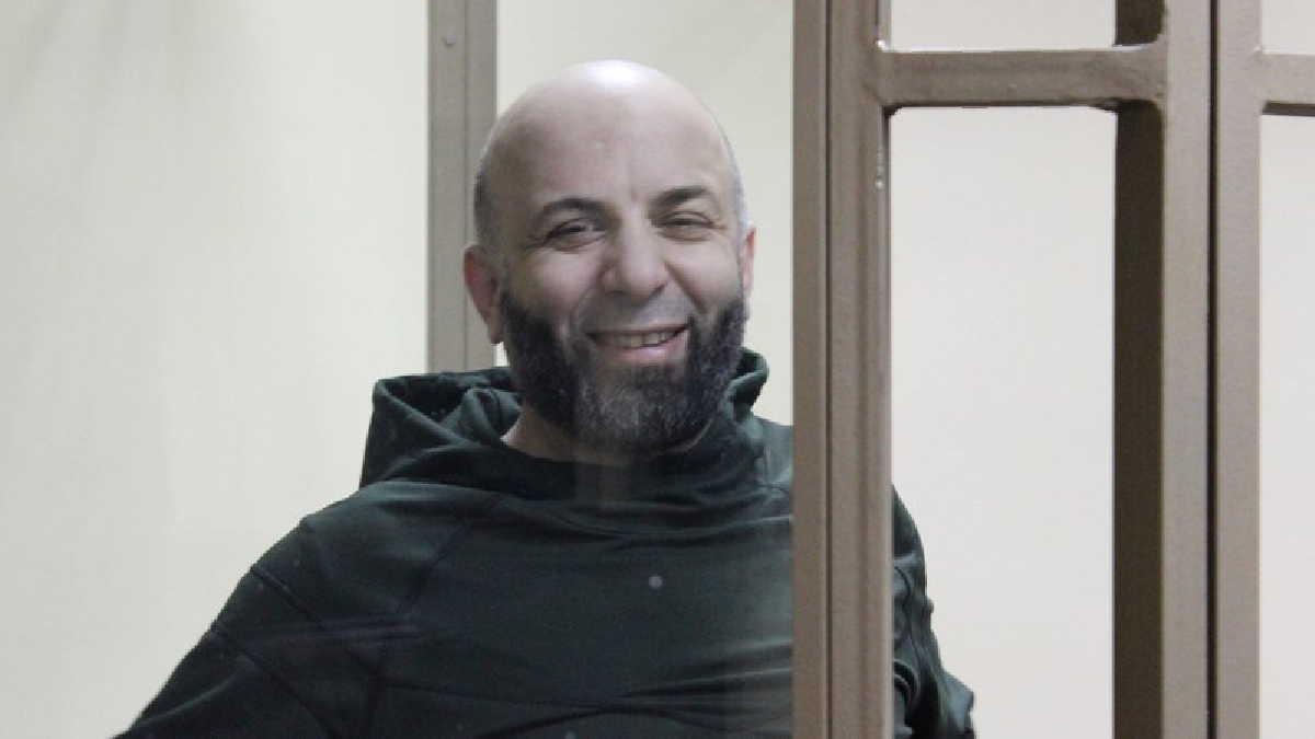 Siyasiy mabusne Abdulayevğa ceza tevqıfhanesinde bulunmasını daa bir ayğa çoqlaştırdılar