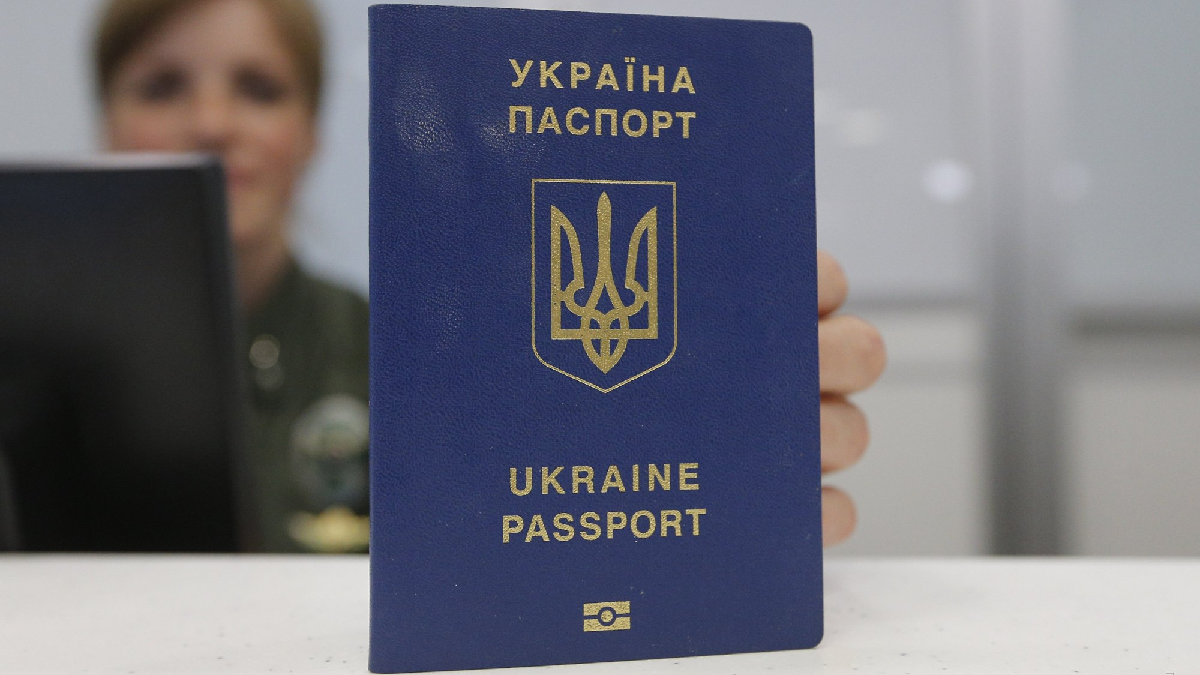 Верховна Рада внесе зміни щодо оформлення паспортів для ВПО: що зміниться
