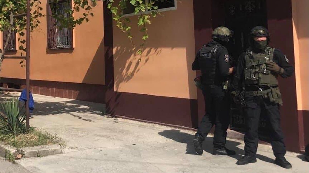 В Євпаторії окупанти проводять обшук в будинку Алі Ібрагімова, його сина вивезли у невідомому напрямку | ОНОВЛЕНО