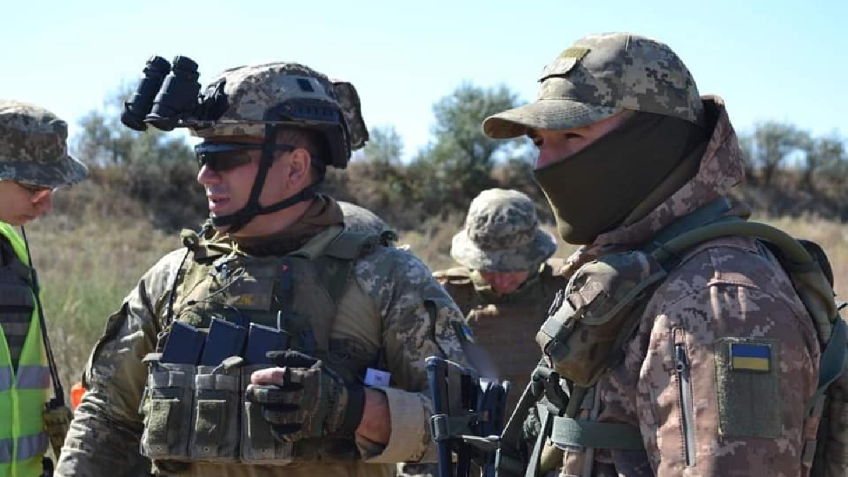 Украинские десантники провели учения возле админграницы с оккупированным Крымом