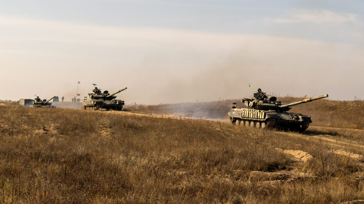Marines conducted training near Crimea with aircraft and combat fire