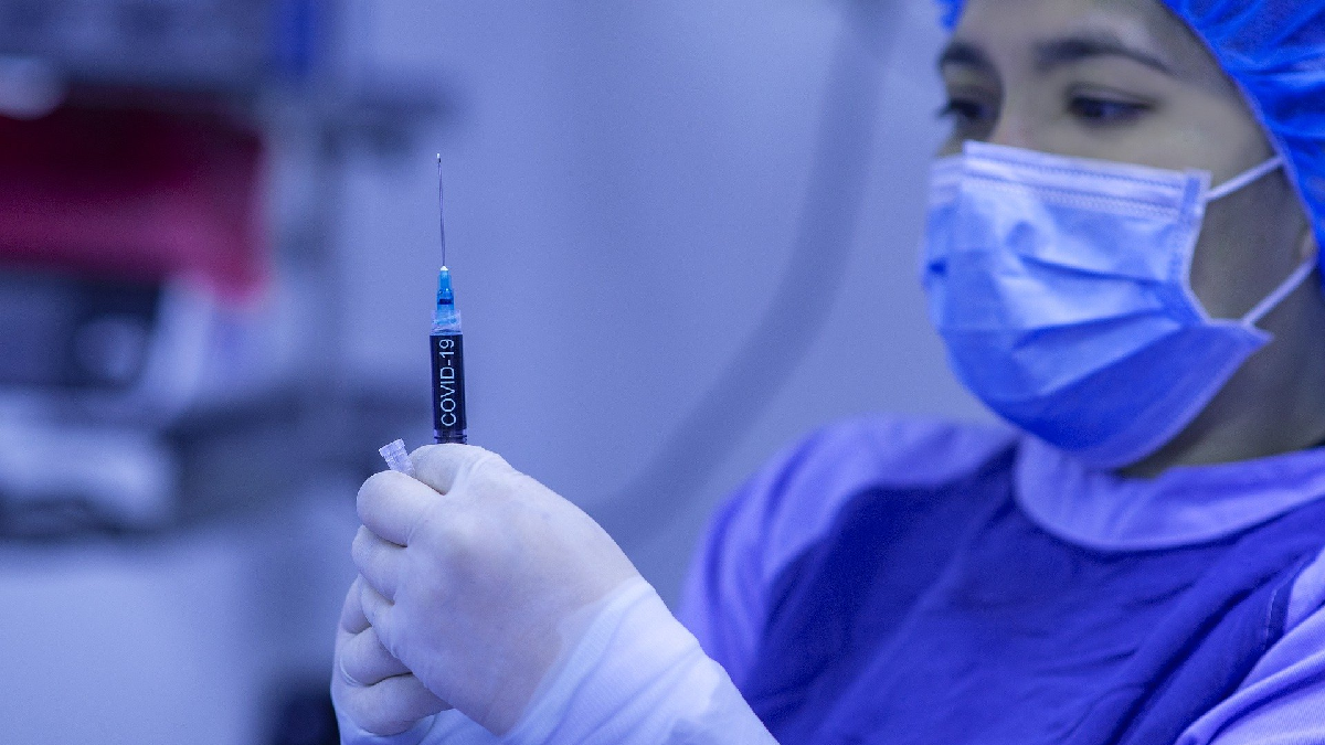 14 миллионов украинцев сделали прививку от COVID-19