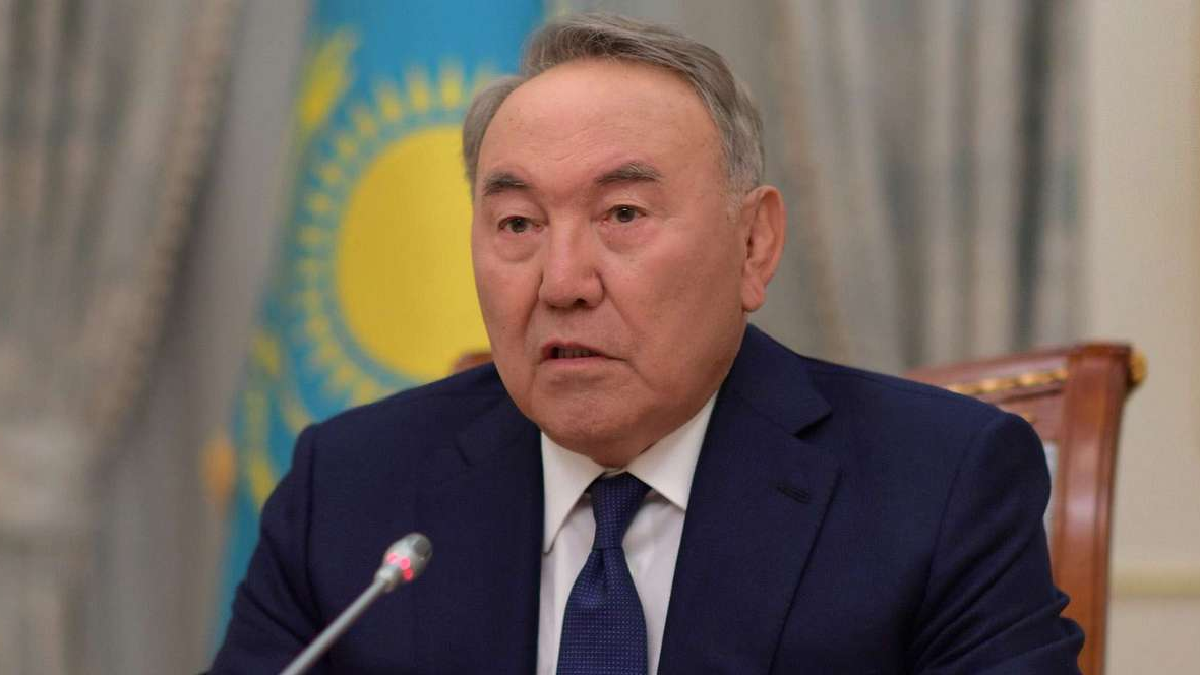 Експрезидент Казахстану Назарбаєв йде у відставку з посади голови Ради безпеки країни