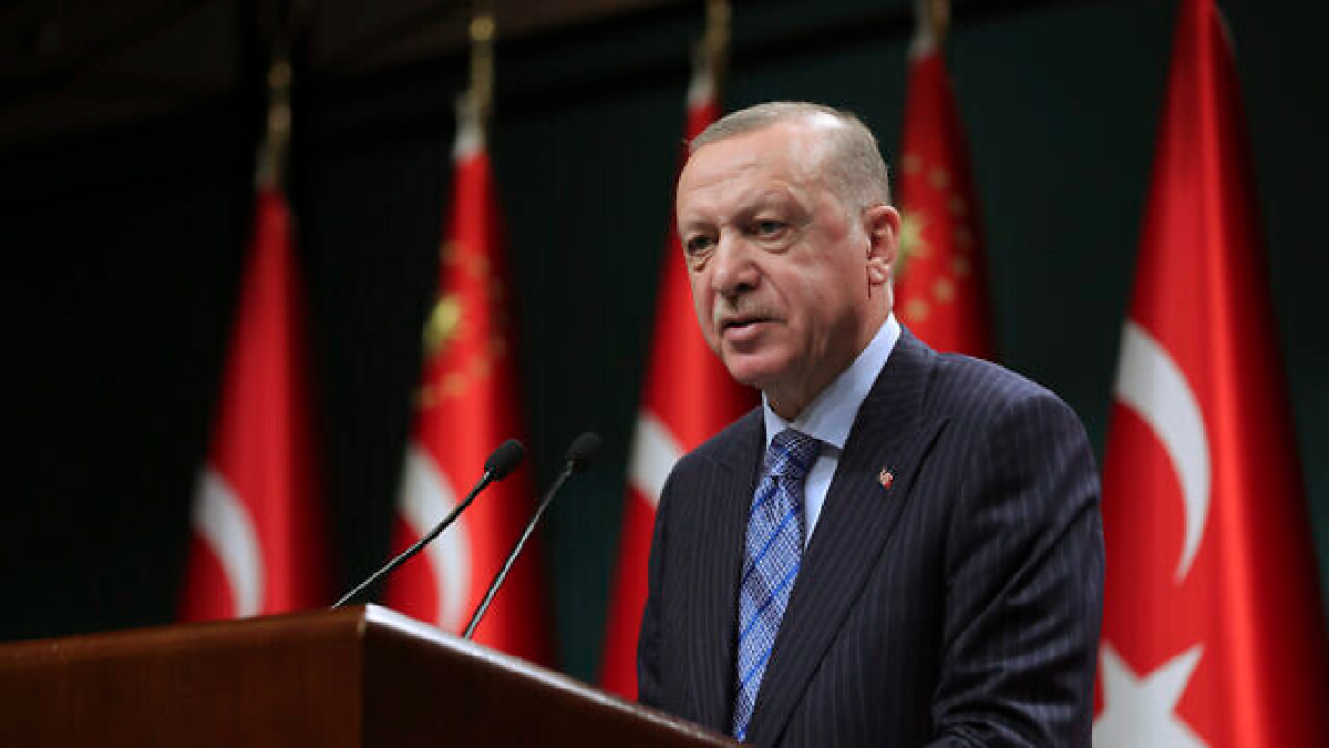 Erdogan Putinnıñ ve Zelenskiynıñ körüşüvini teşkil etmege teklifini tekrarladı
