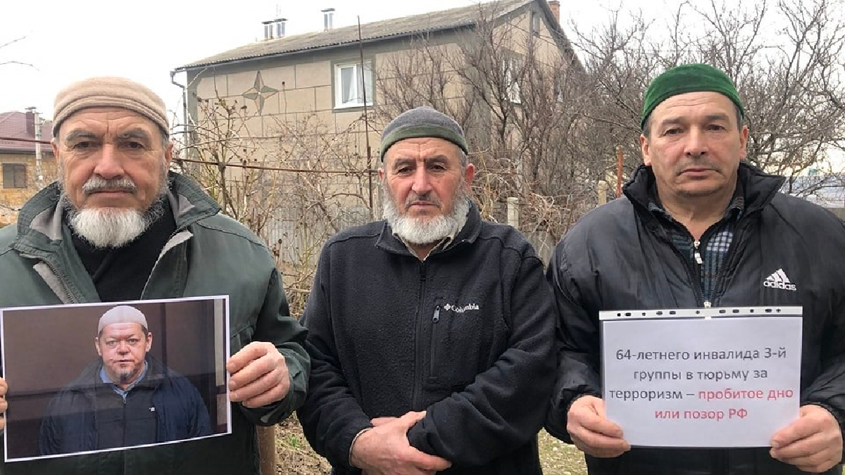 В оккупированном Крыму устроили флешмоб в поддержку Бектемирова и Муратова