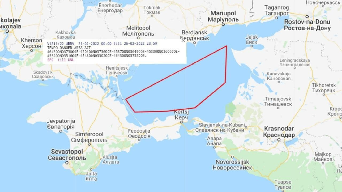 РФ закрыла воздушное пространство над Азовским морем и вводит боевые корабли - российские СМИ