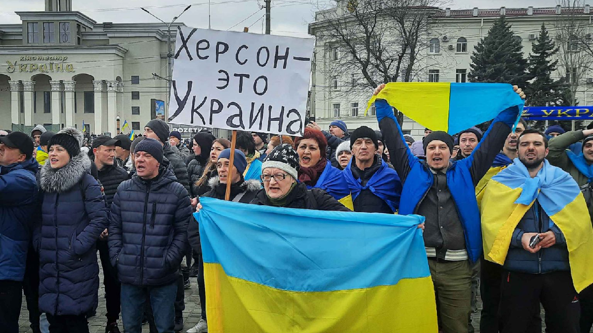 Окупанти дозволяють виїхати з Херсонщини лише в Крим, інші виїзди заблоковані