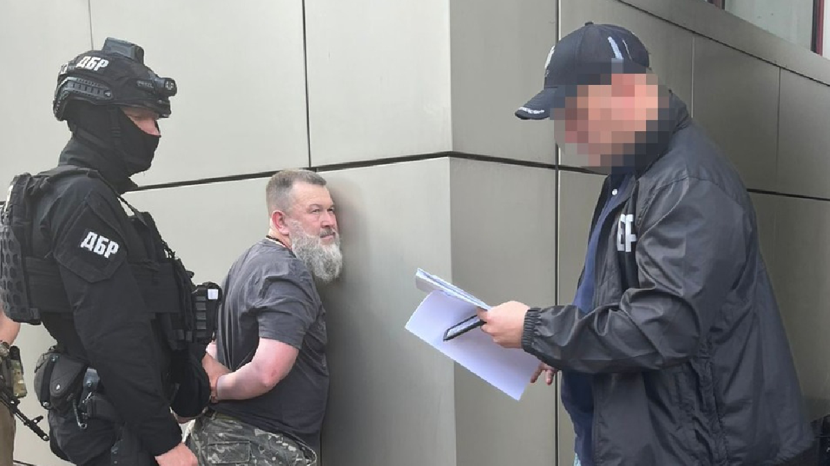 За підозрою у держзраді затримали ексначальника СБУ в Криму