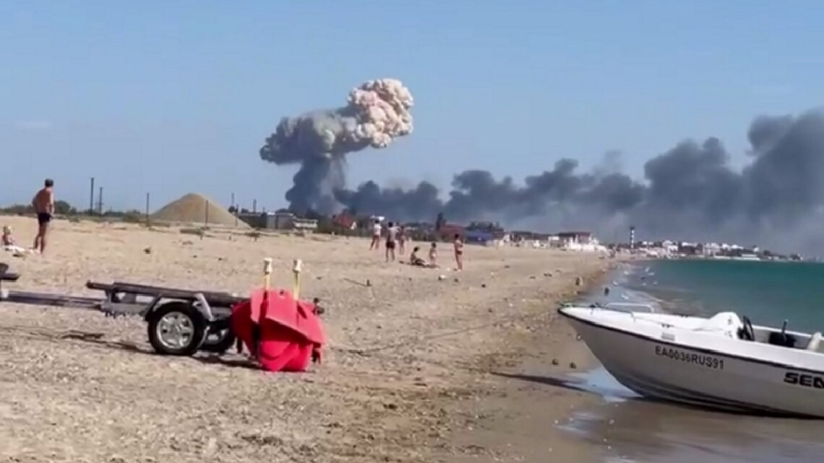 Подоляк про вибухи на авіабазі в окупованому Криму: все тільки починається
