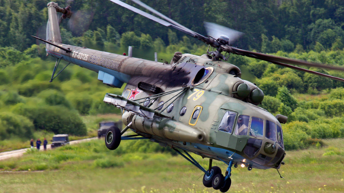 В Криму на аеродромі вибухом пошкоджено військовий гелікоптер